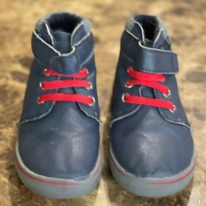 Boys shoes